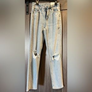 American Eagle Mom Straight High Rise Jeans Size 2